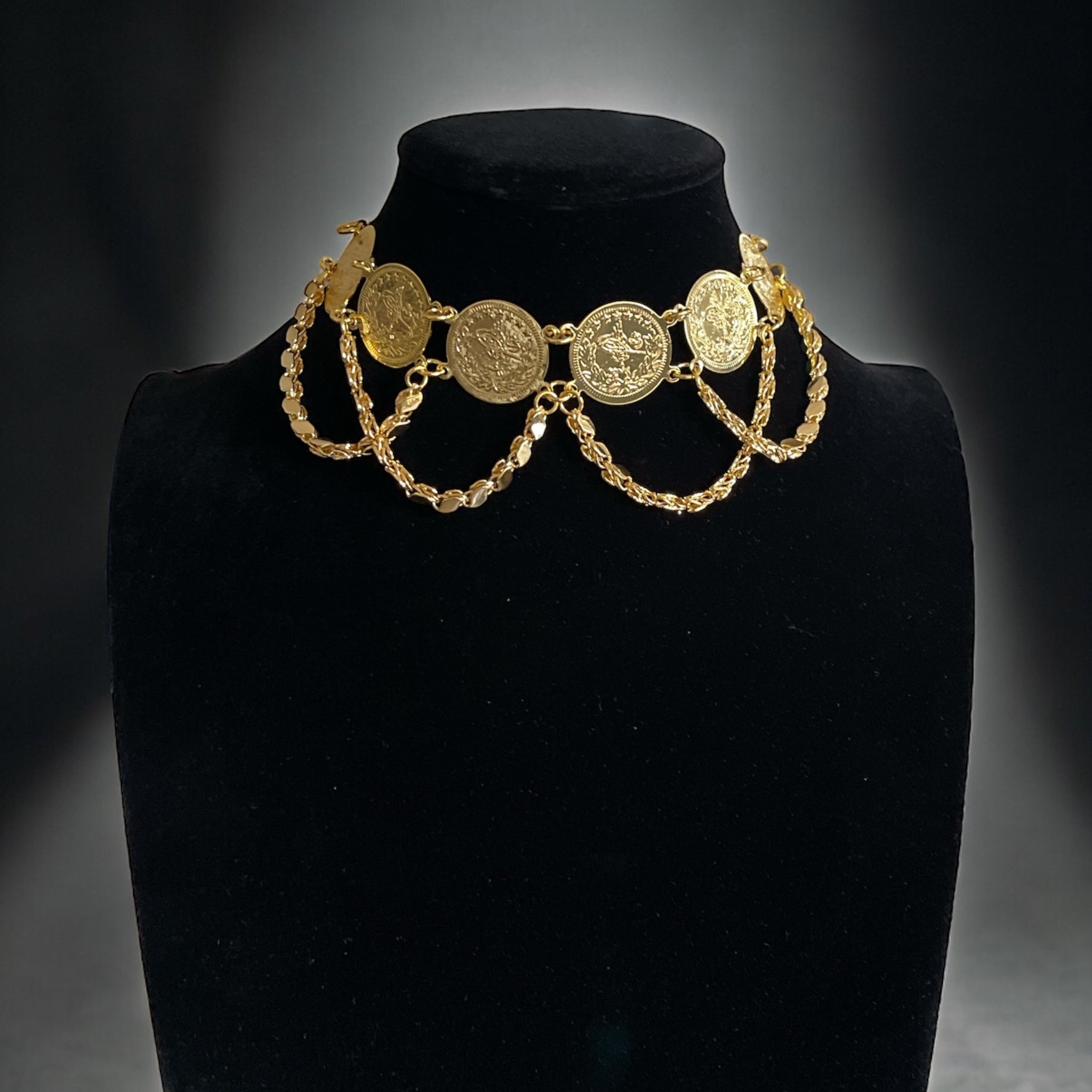 Qalunya seven coins choker