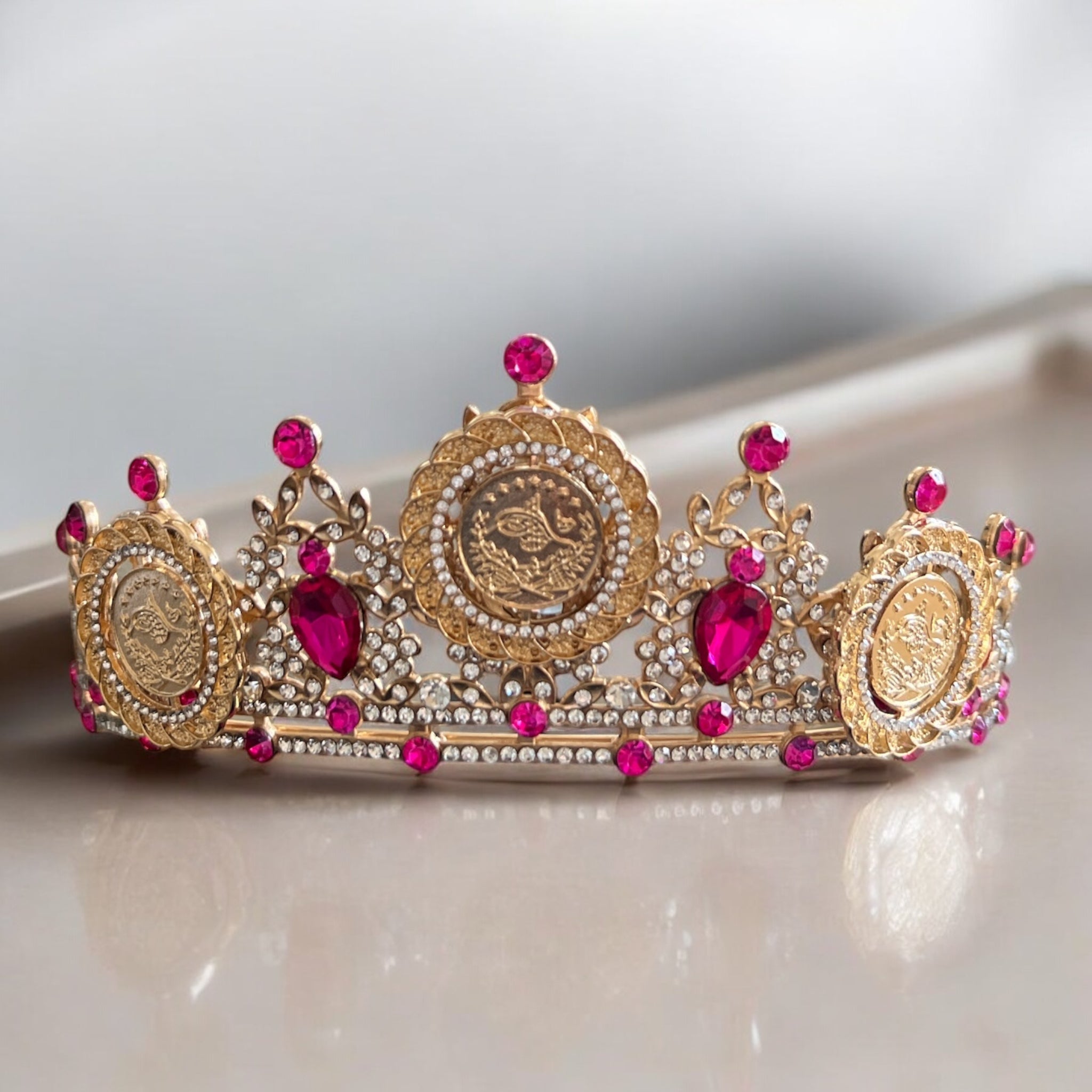 Akka lll hot pink three coins crown