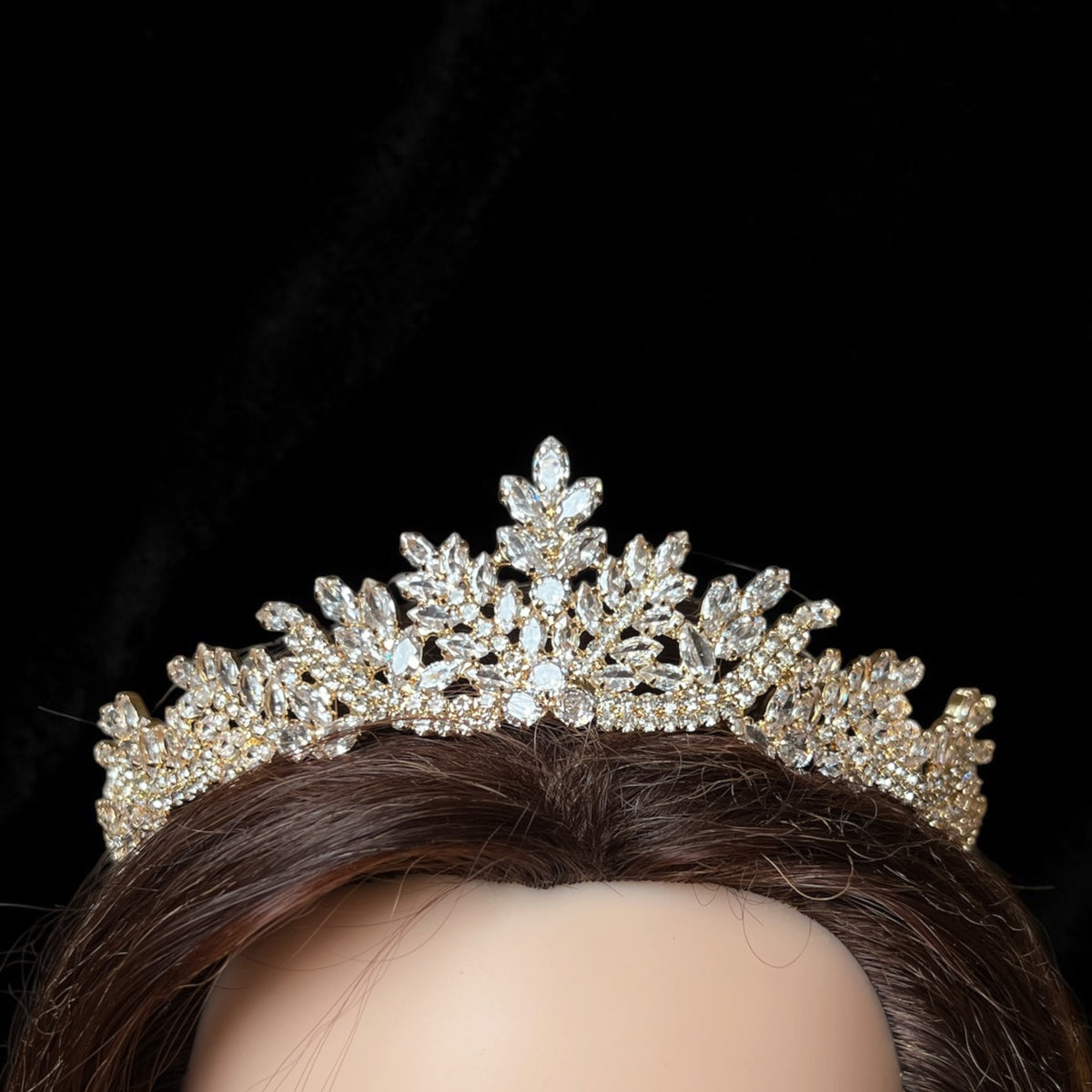 Tobas zicron Gold and crystal crown