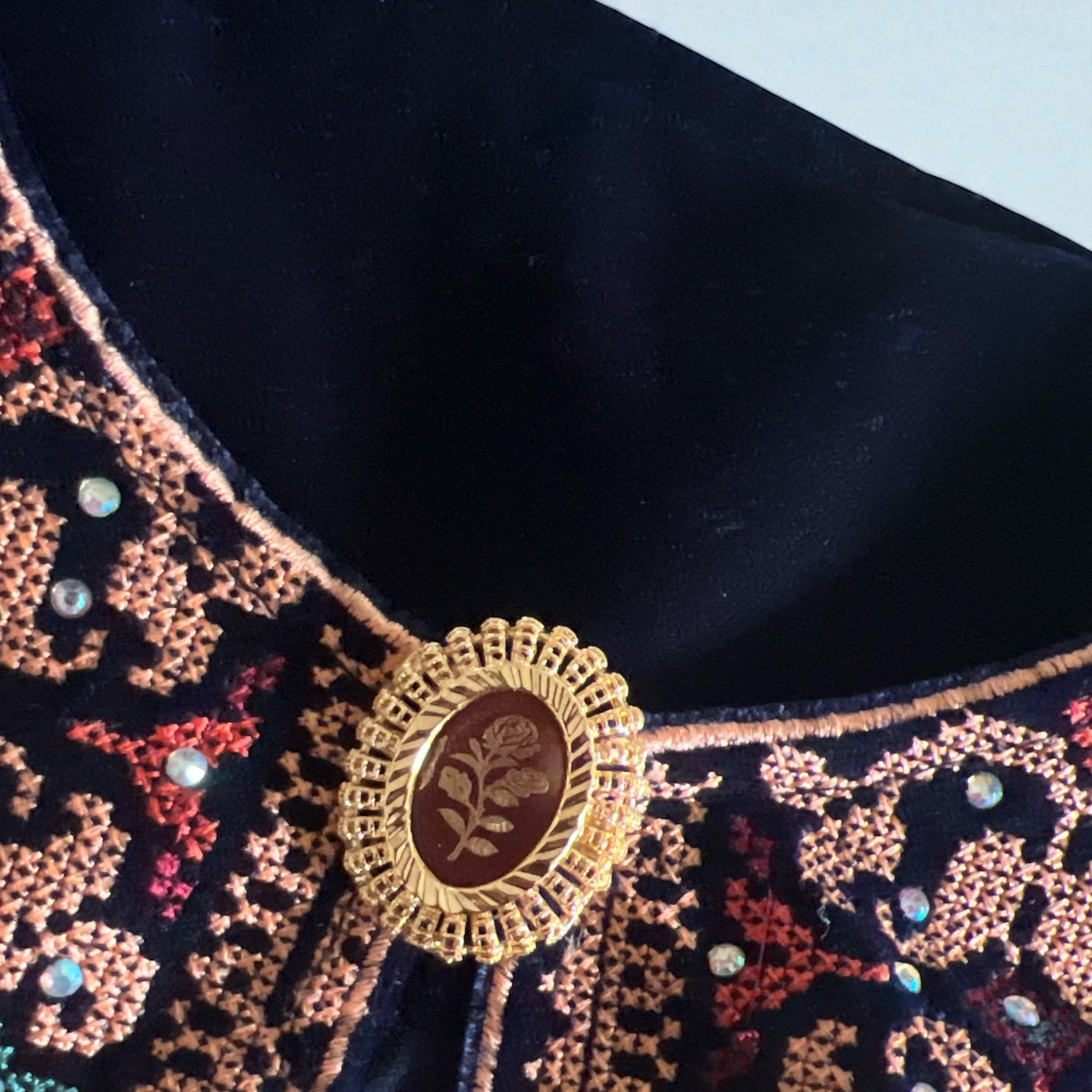 Amqa mini flower Brooch / Pin