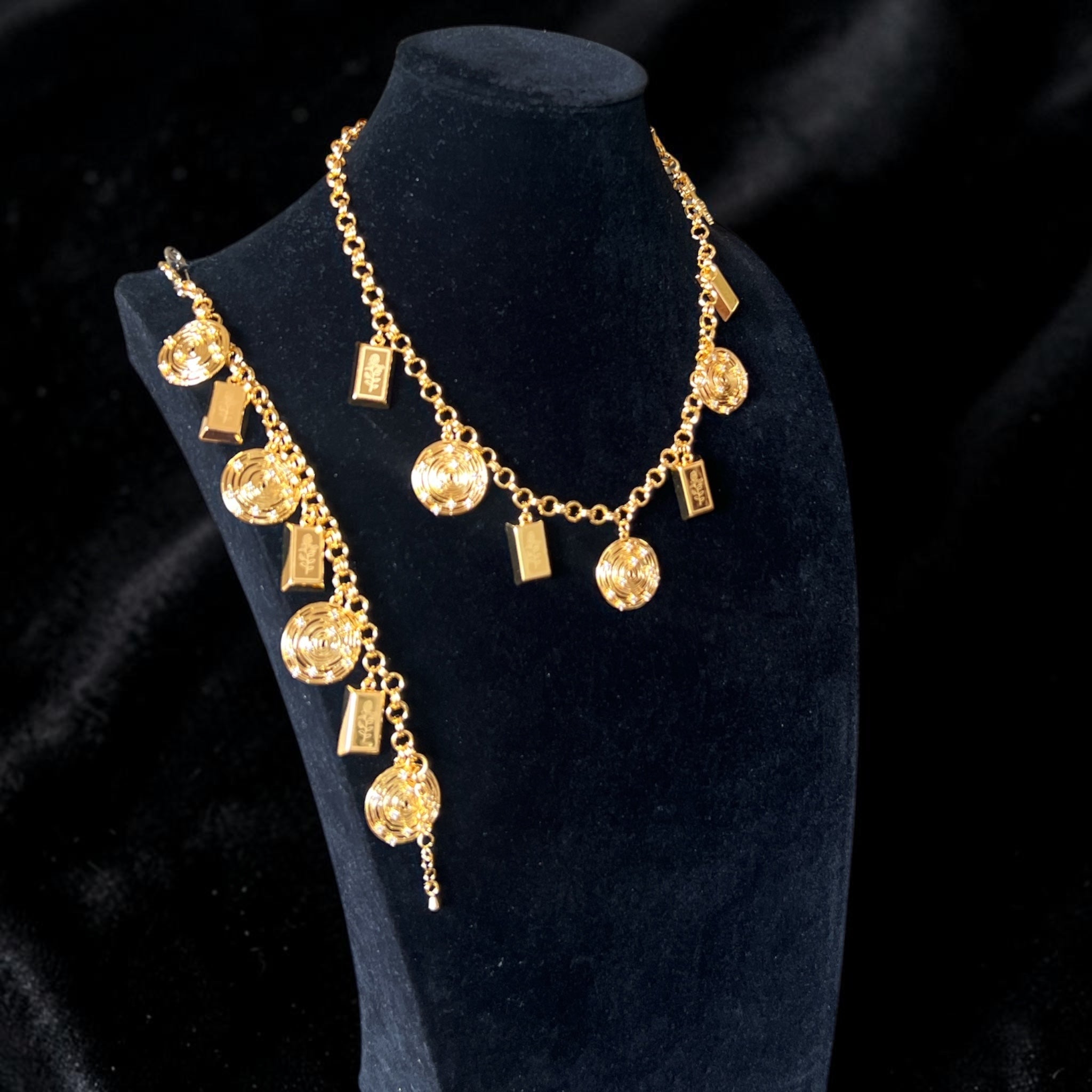 Burj al-Barajneh 24k Pleated Gold Necklace and Bracelet set