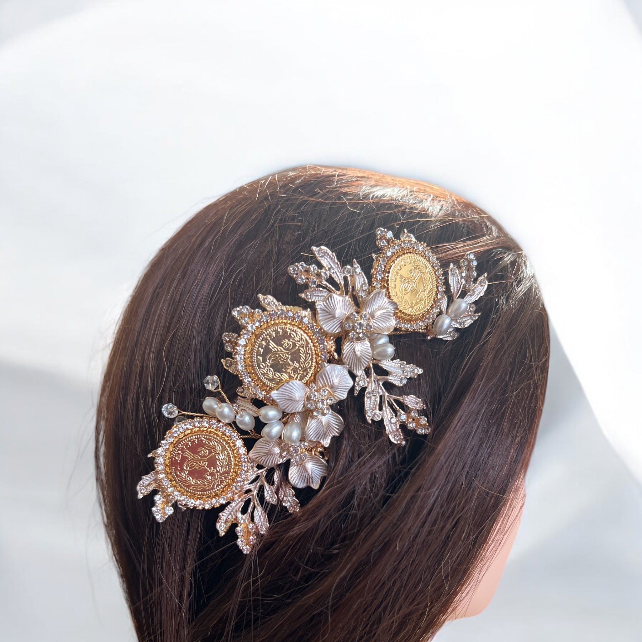 Surda II Gold-Pearls three coins headpiece comb