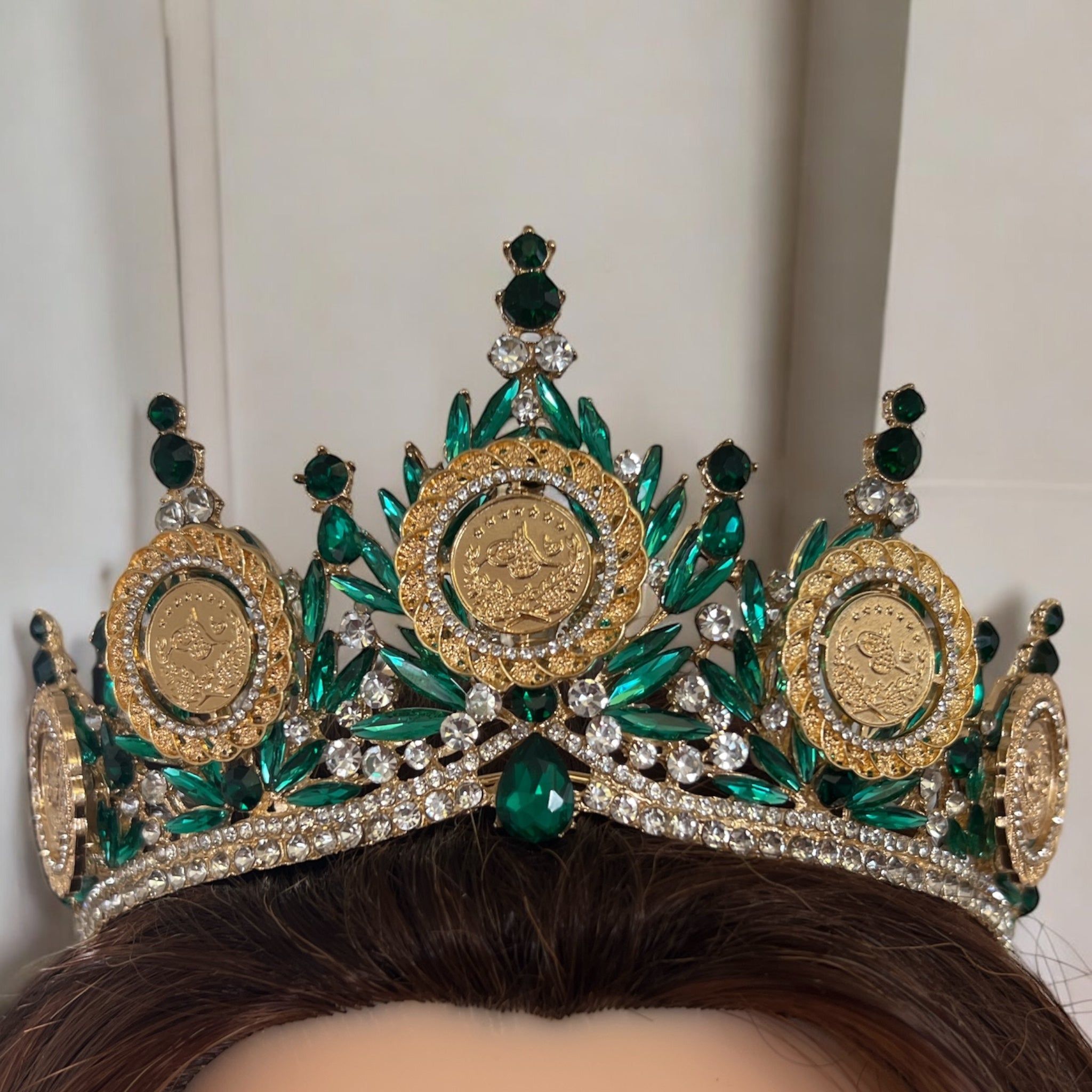 Dheisheh II Green and Gold crown
