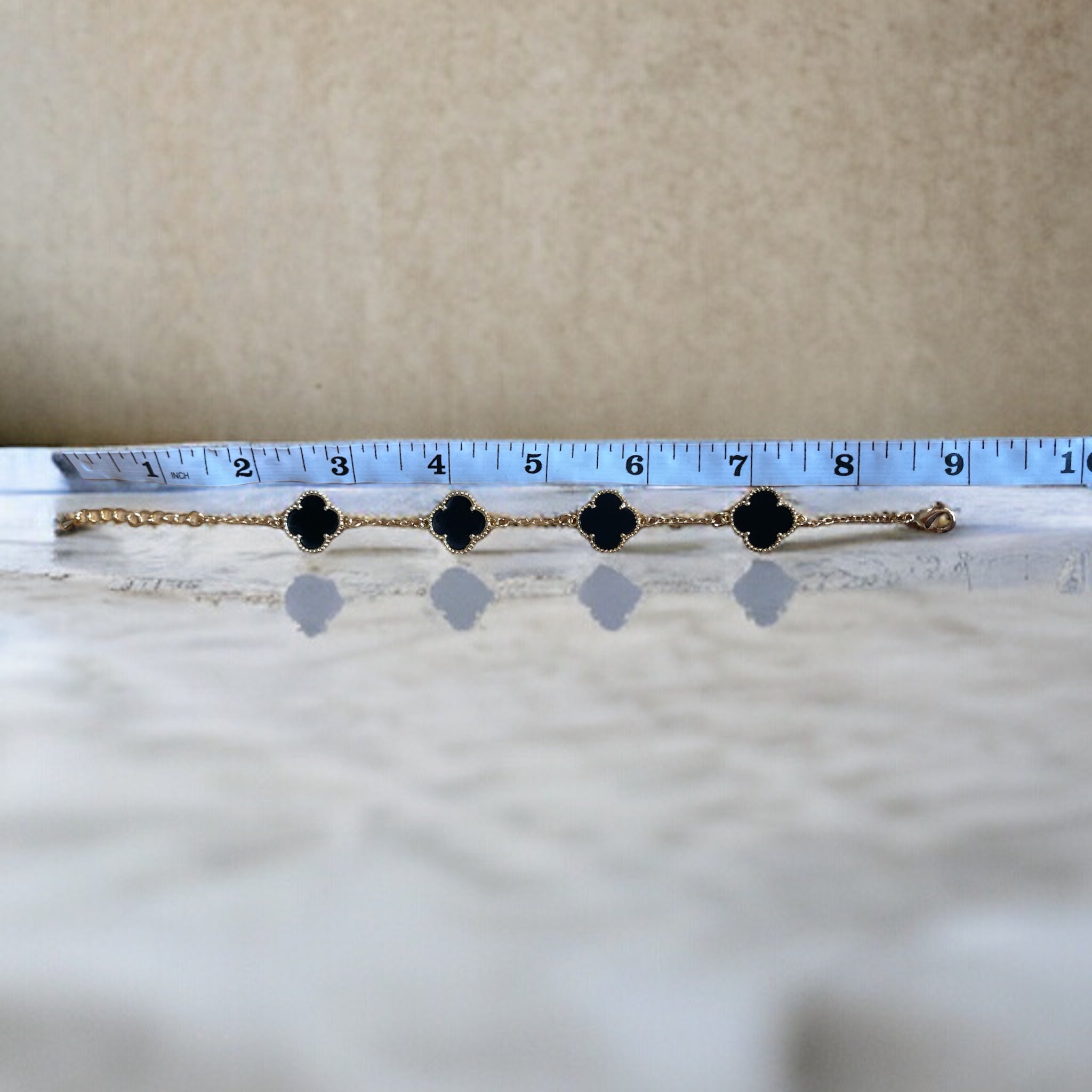 Iqrit Black and pleated Gold bracelet