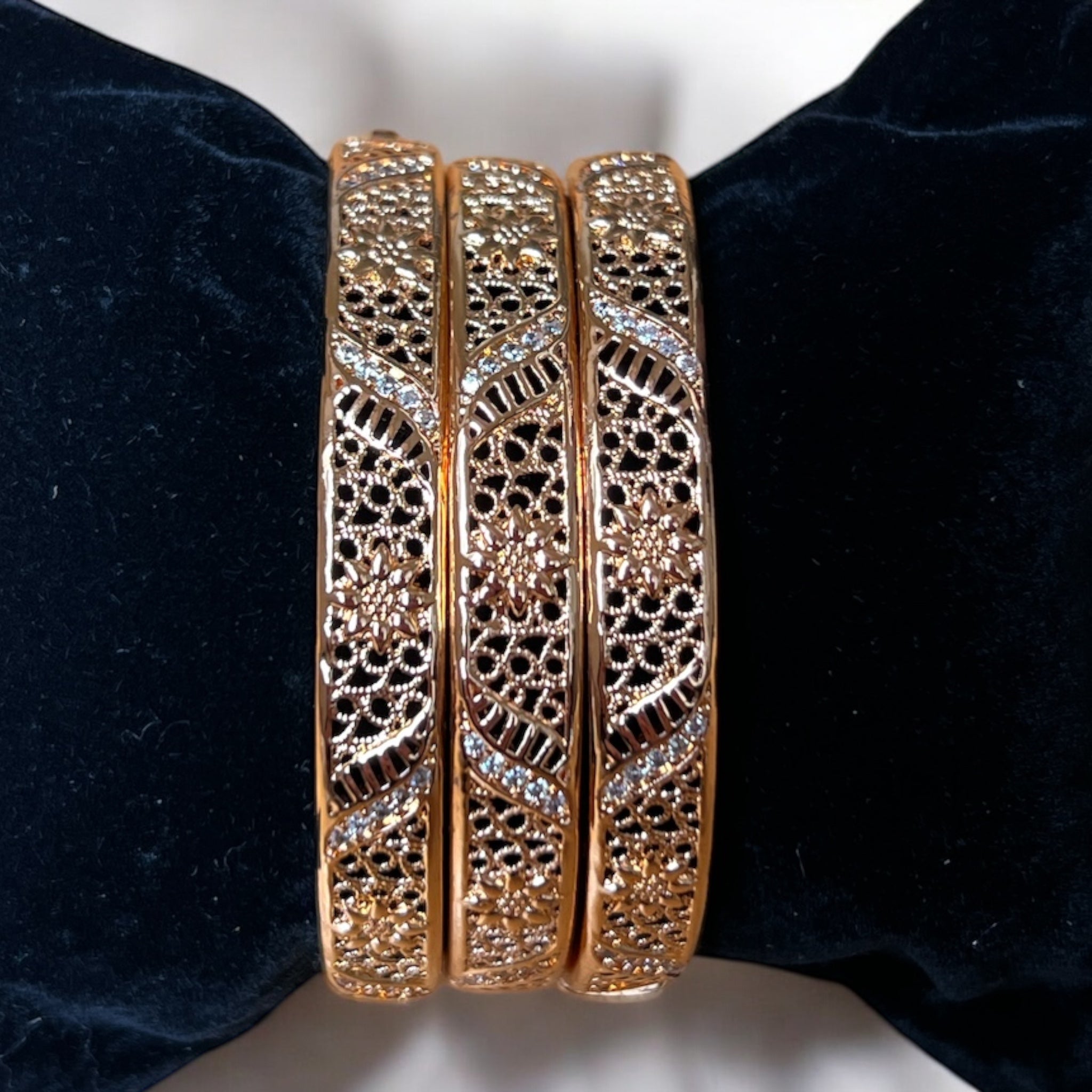 Ma'dhar 21k Pleated Gold 3pc bangles