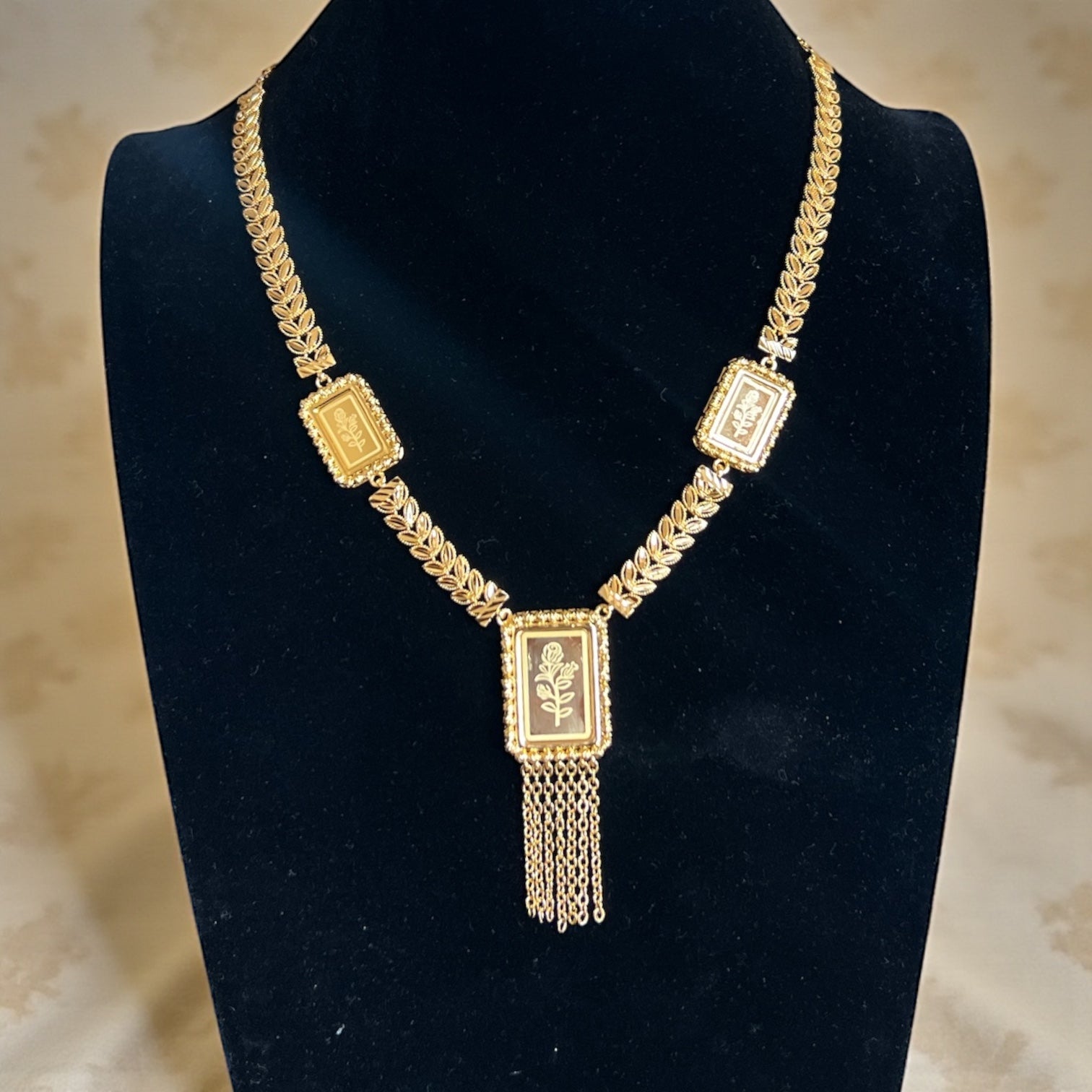 Hawara II Pleated Gold Necklace