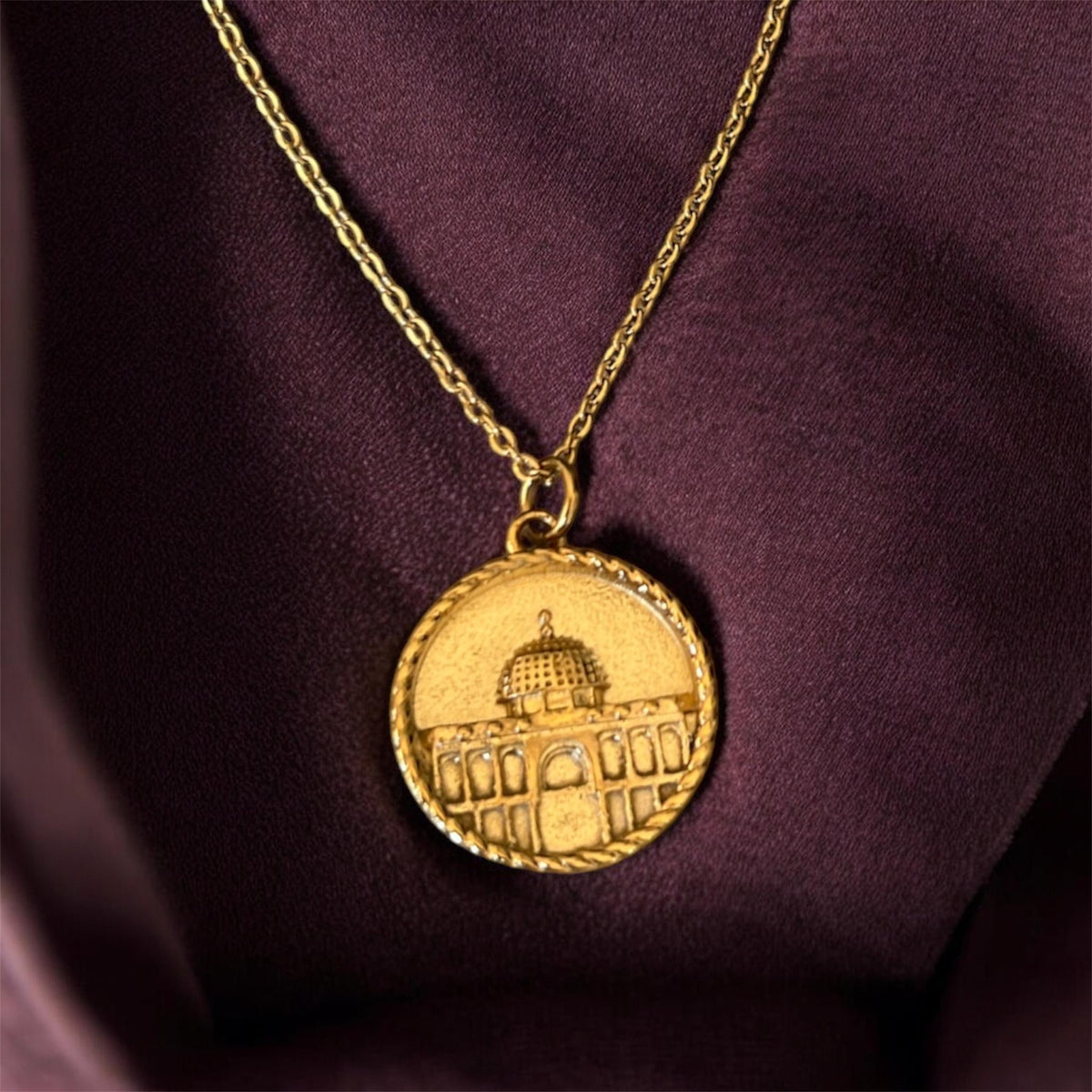 Dome of Rock 18k Pleated necklace