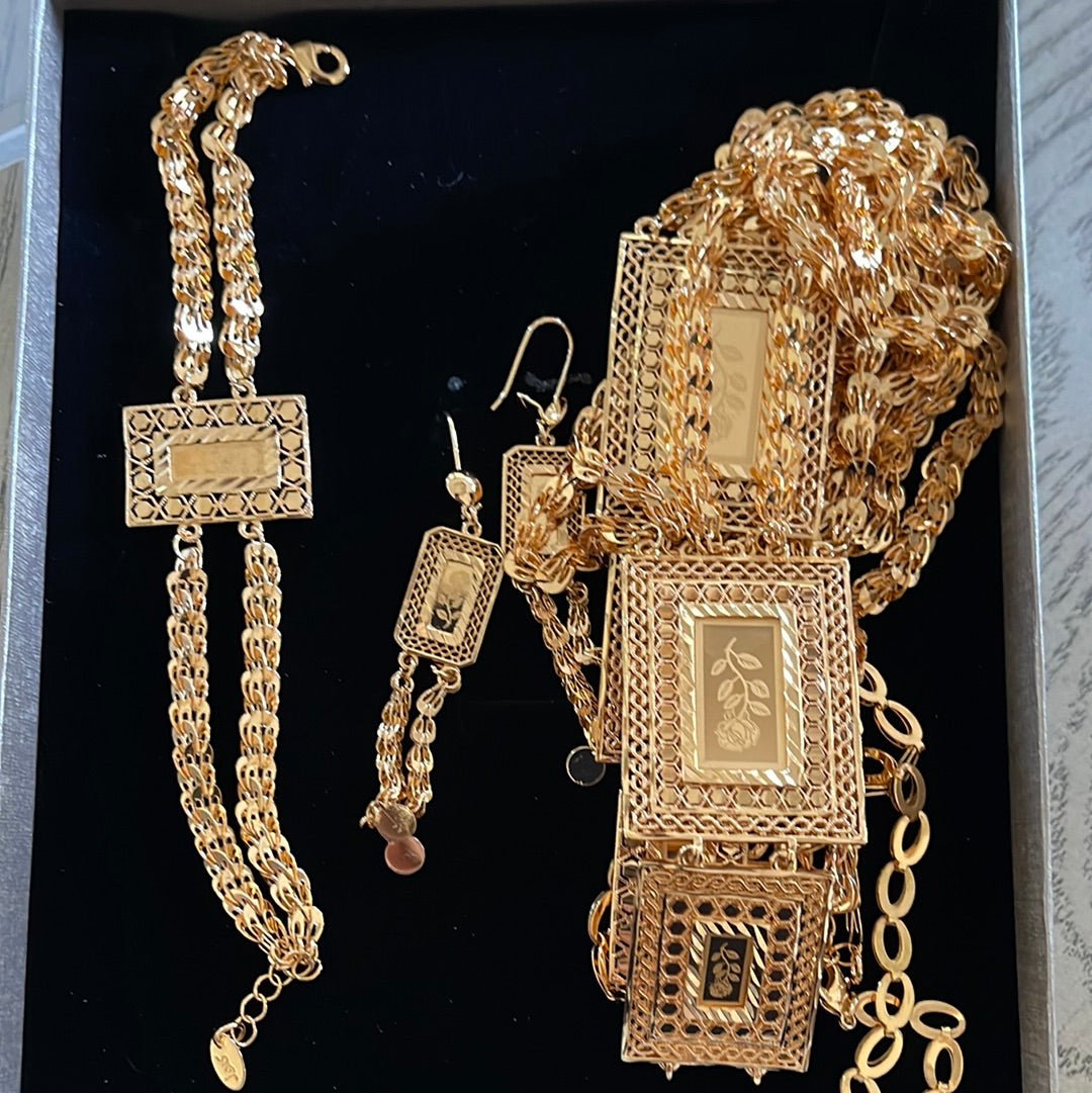 Nablus Pleated Gold Set