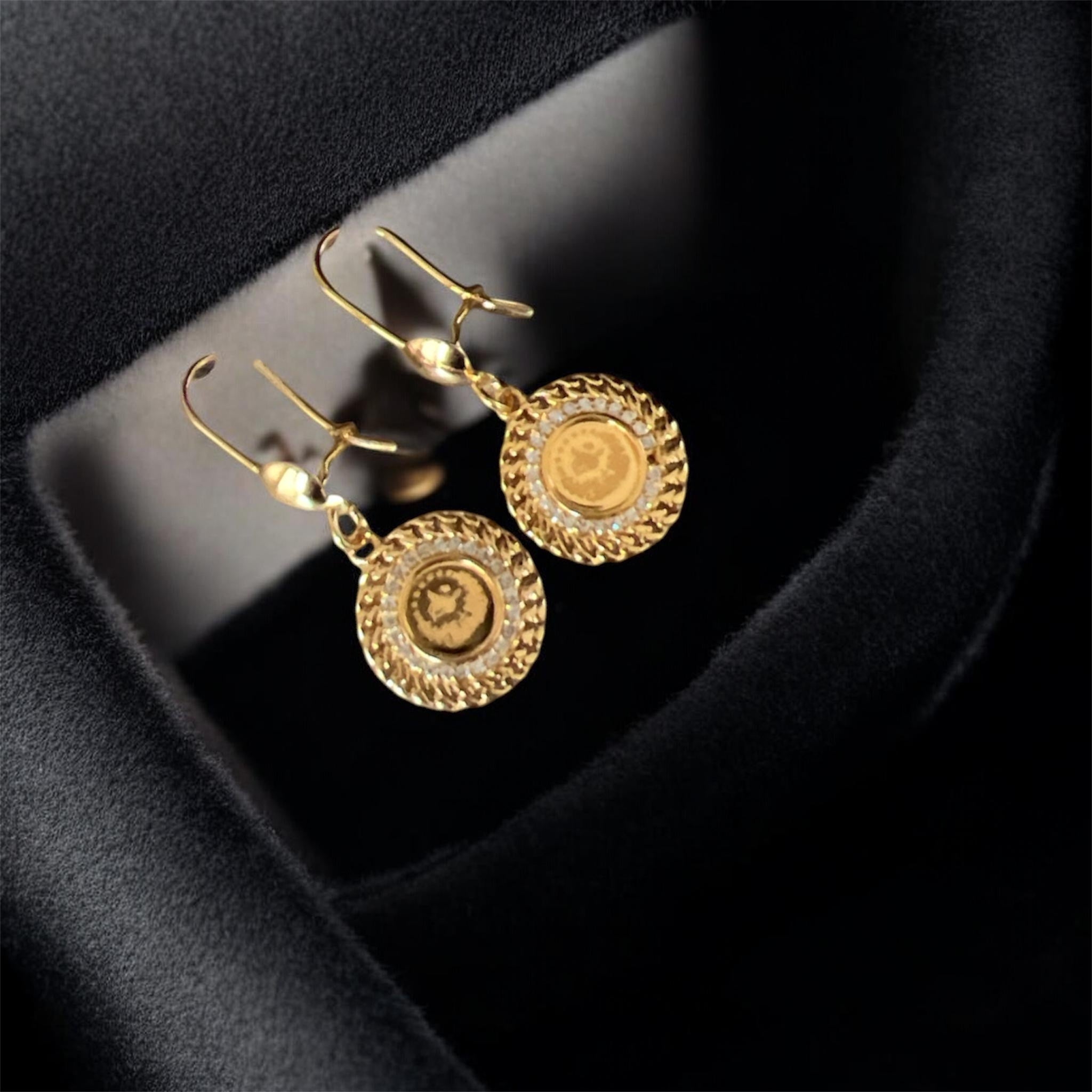 Al-Ubeidiya 18K Pleated Gold Earrings