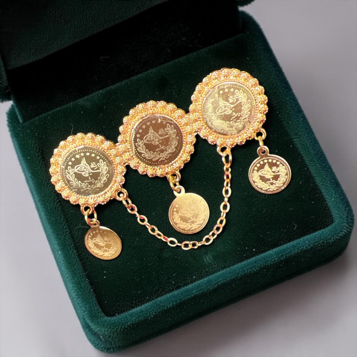 Bourj El-Shemali II Traditional Pin/ Brooch 21k Pleated