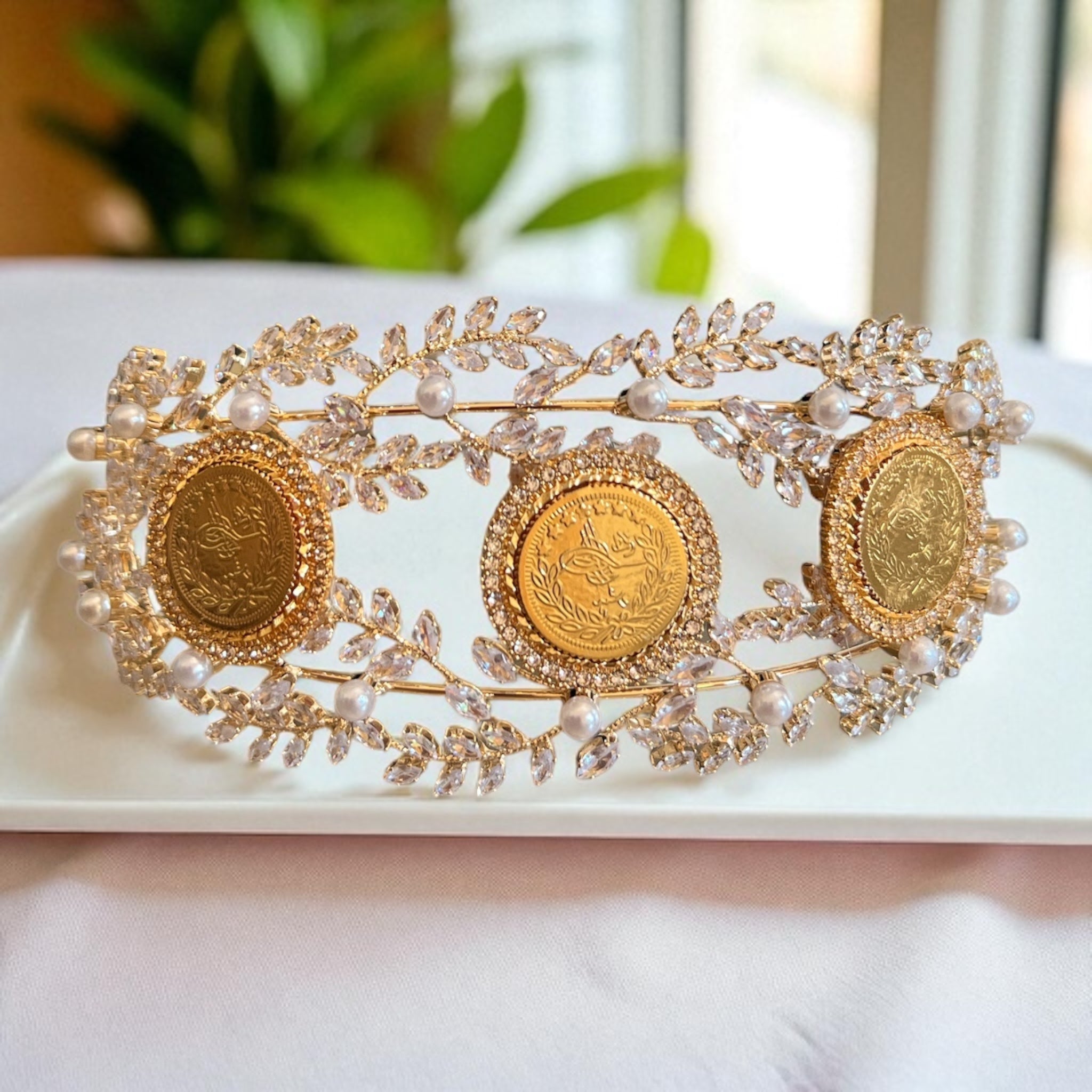 Jineen II Gold and Pearls headband