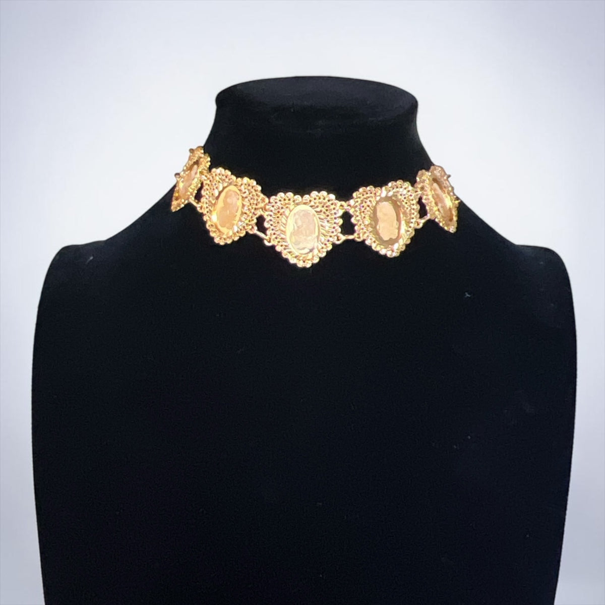 Heart 21K Pleated Gold Coker