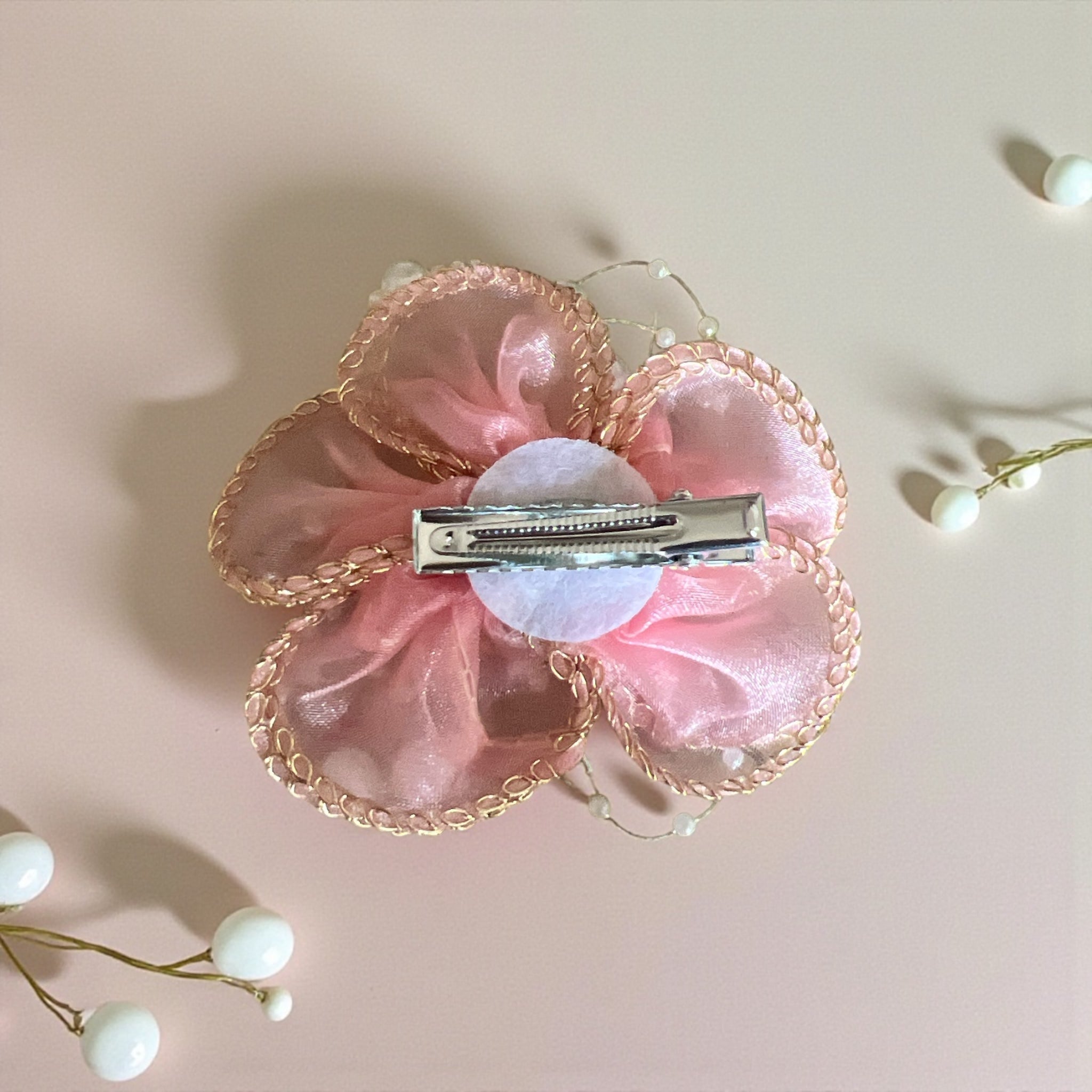 Nada light pink one coin hair clip