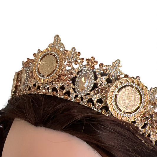 Bayt Naqquba Fresh Peach color with Gold crown