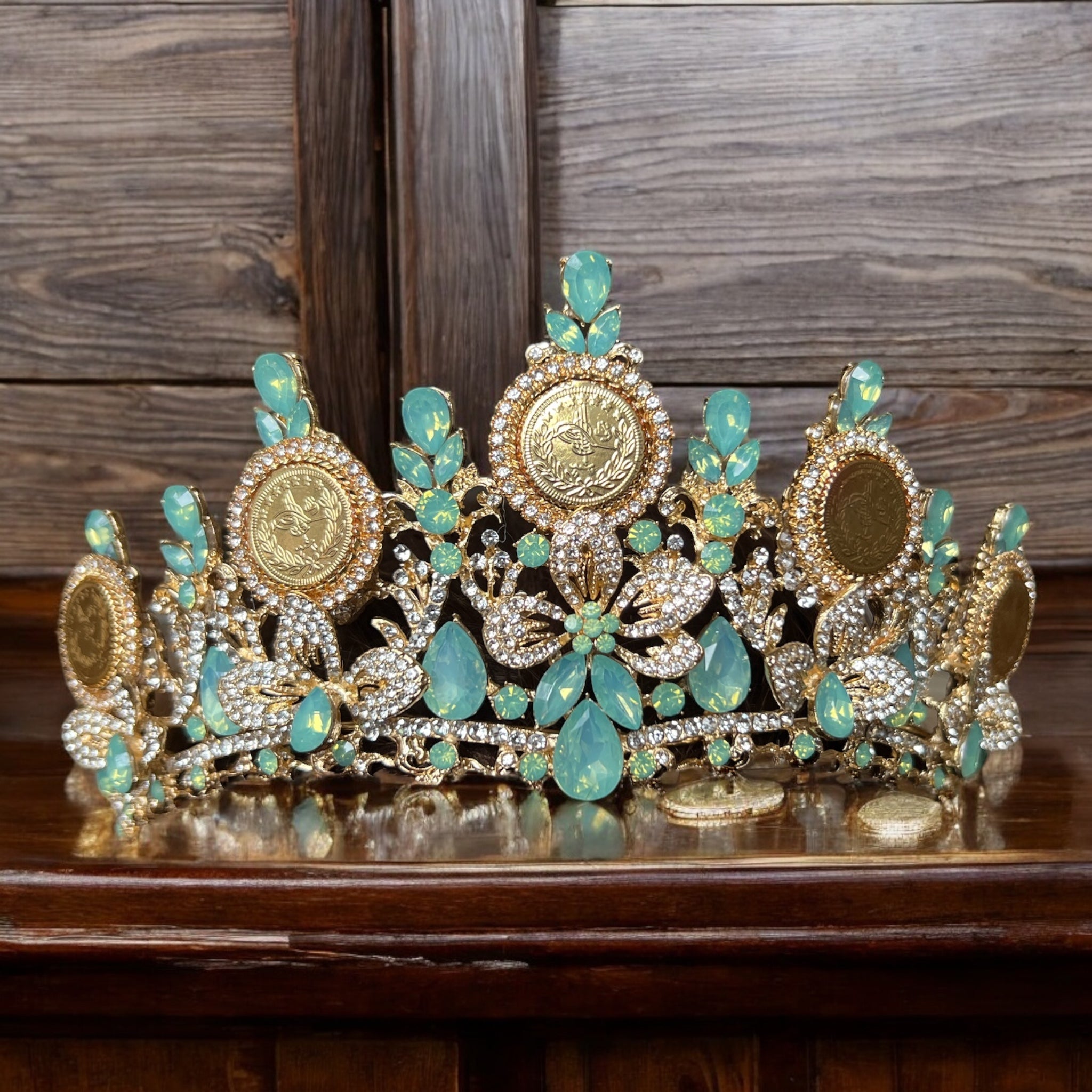 Deir Dibwan II Aqua five coins crown