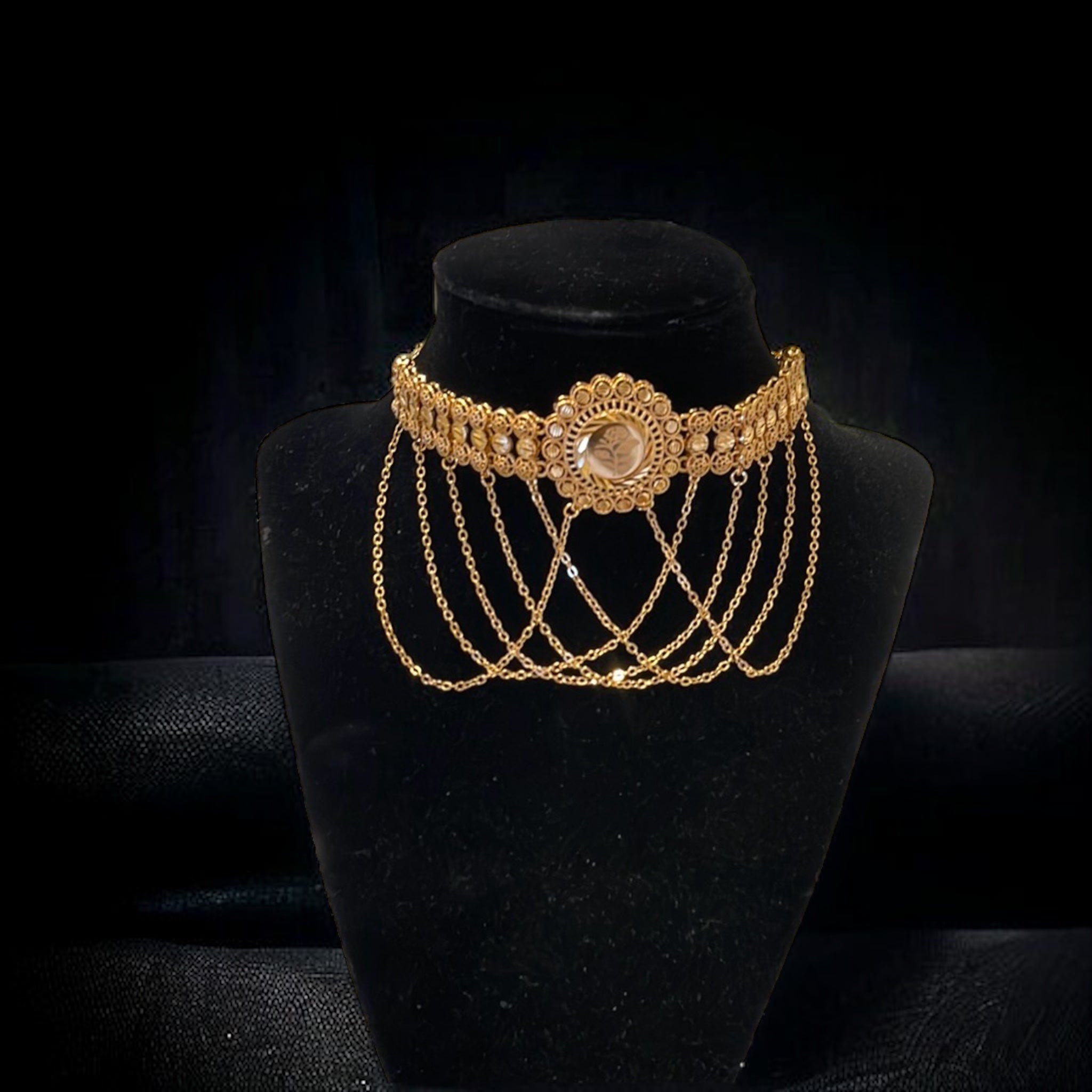 Ramallah choker gold pleated