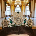 Akka Green three coins crown