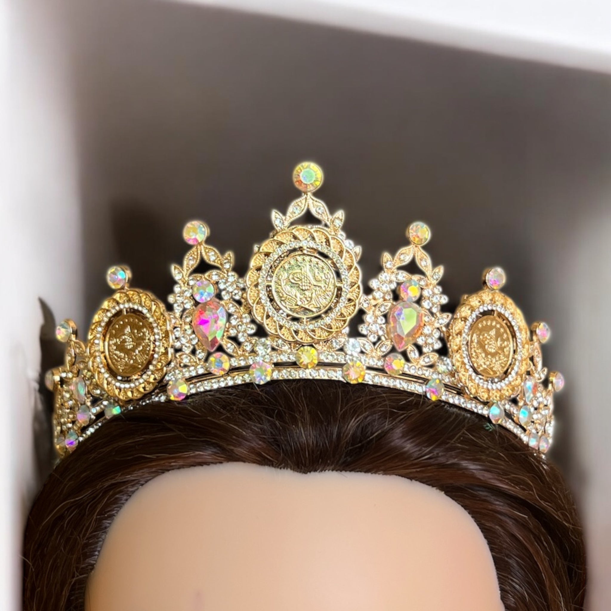 Akka II three coins Gold crown