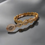 Yibna pleated gold belt