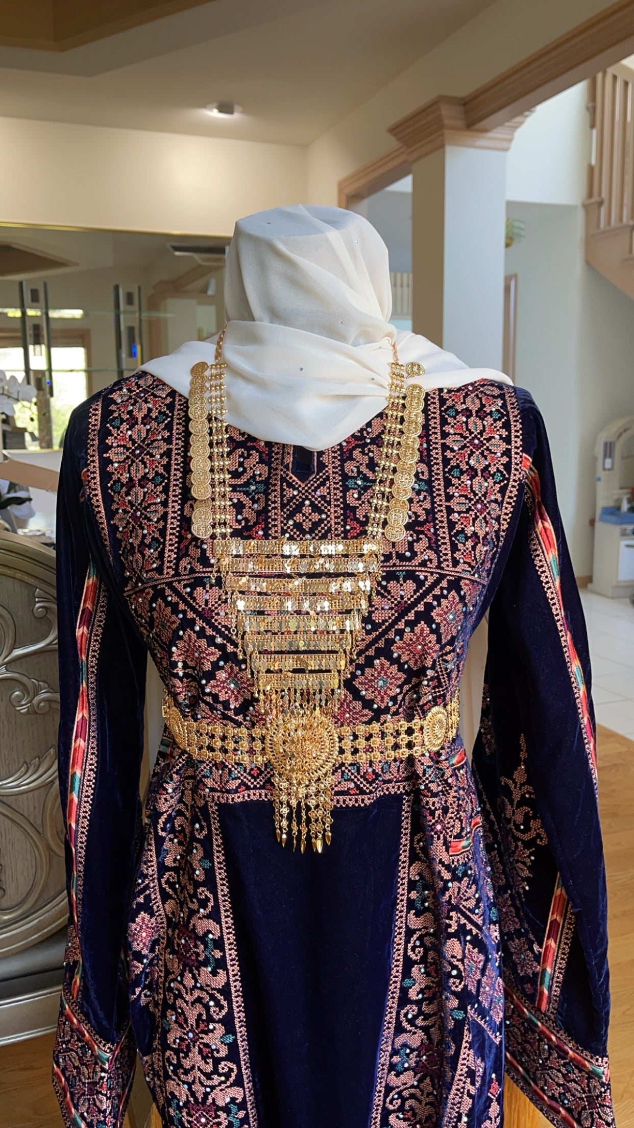 Rummana necklace and belt set