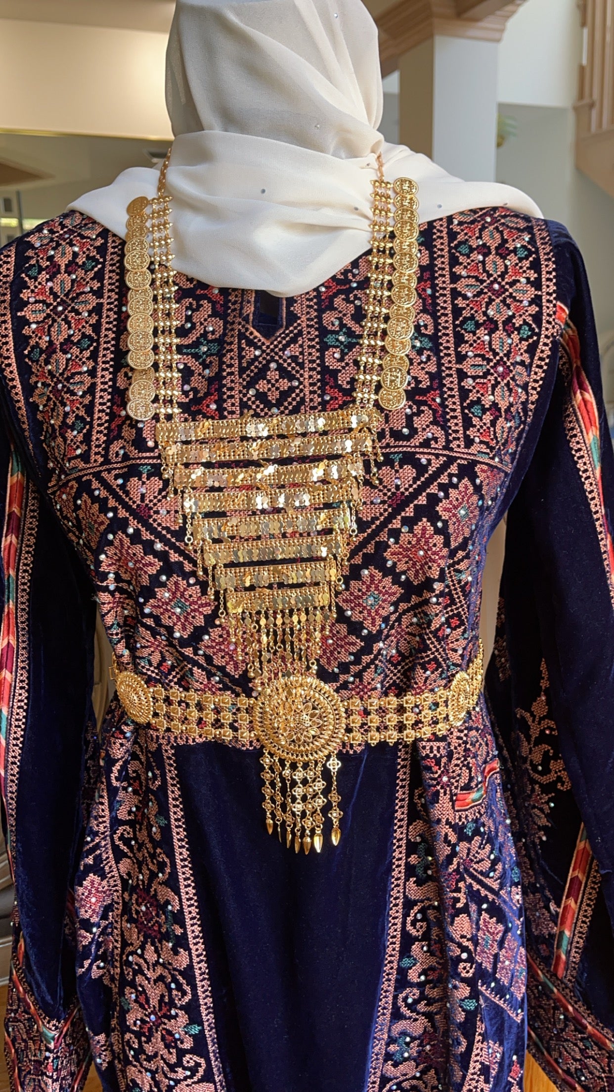 Rummana necklace and belt set