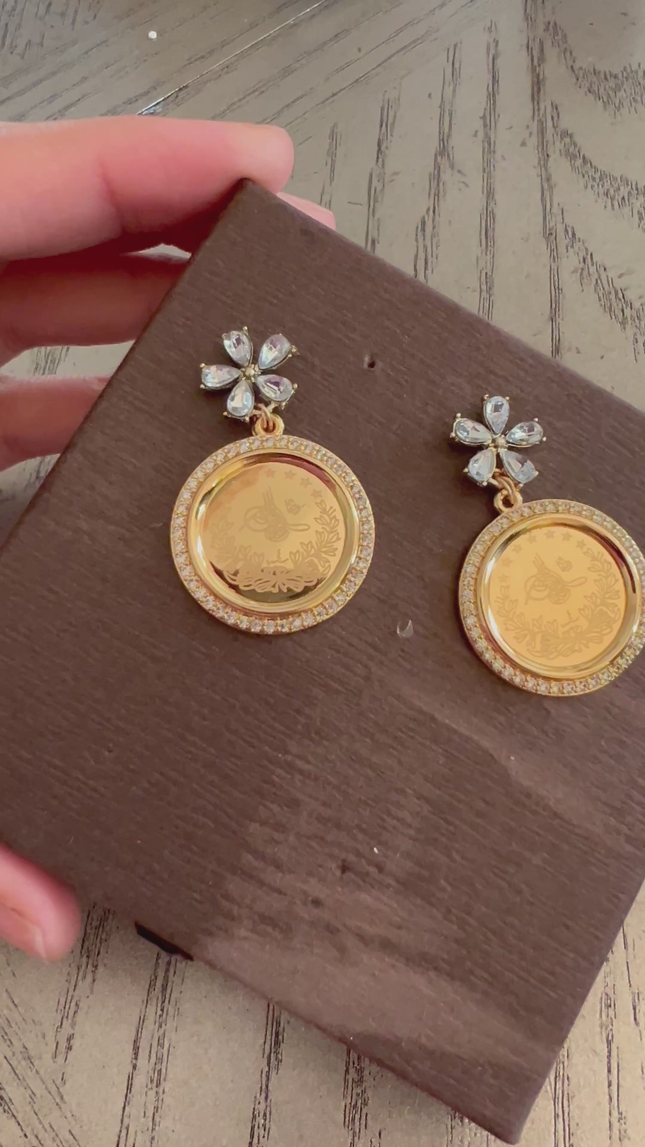 Buleida flower coin earrings