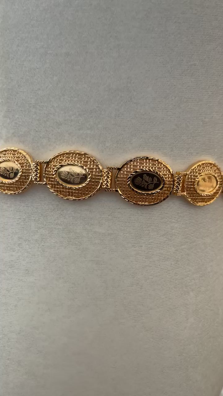 Yibna pleated gold belt