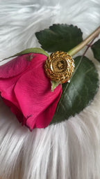 Rummana Gold pleated ring