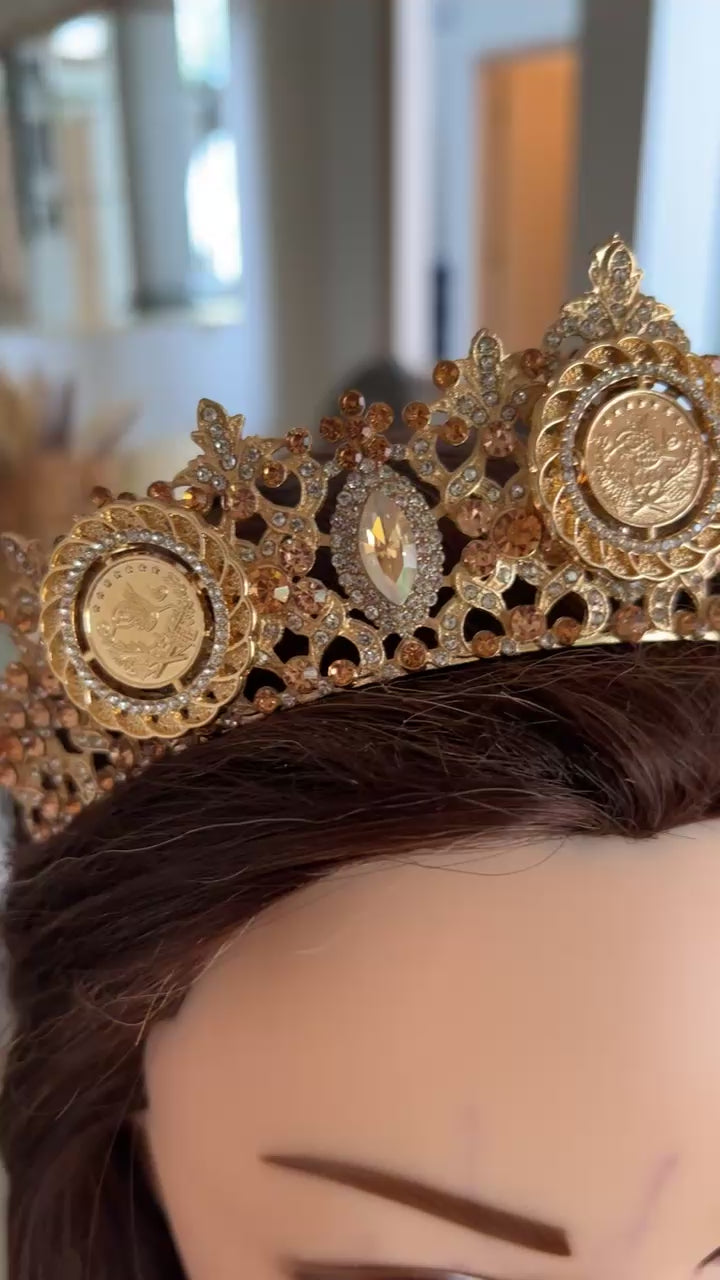 Bayt Naqquba Fresh Peach color with Gold crown