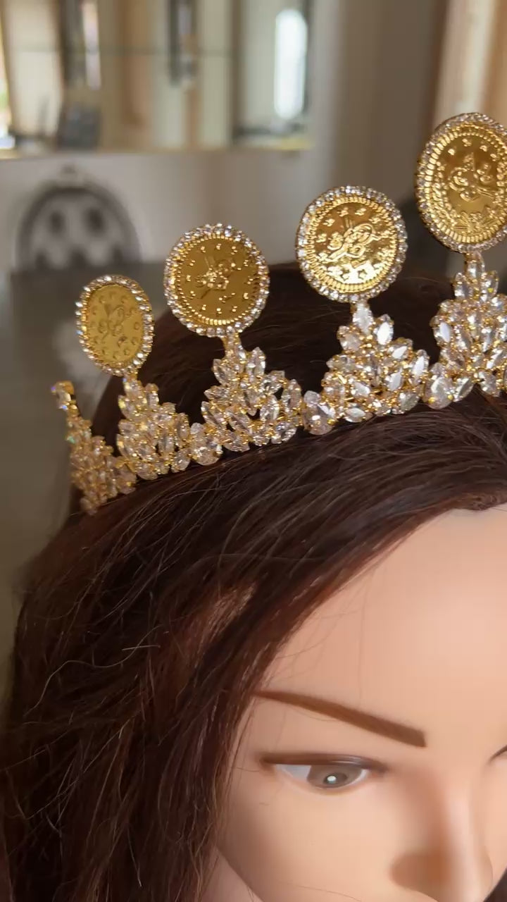 'Arura seven coins Gold and crystal crowns