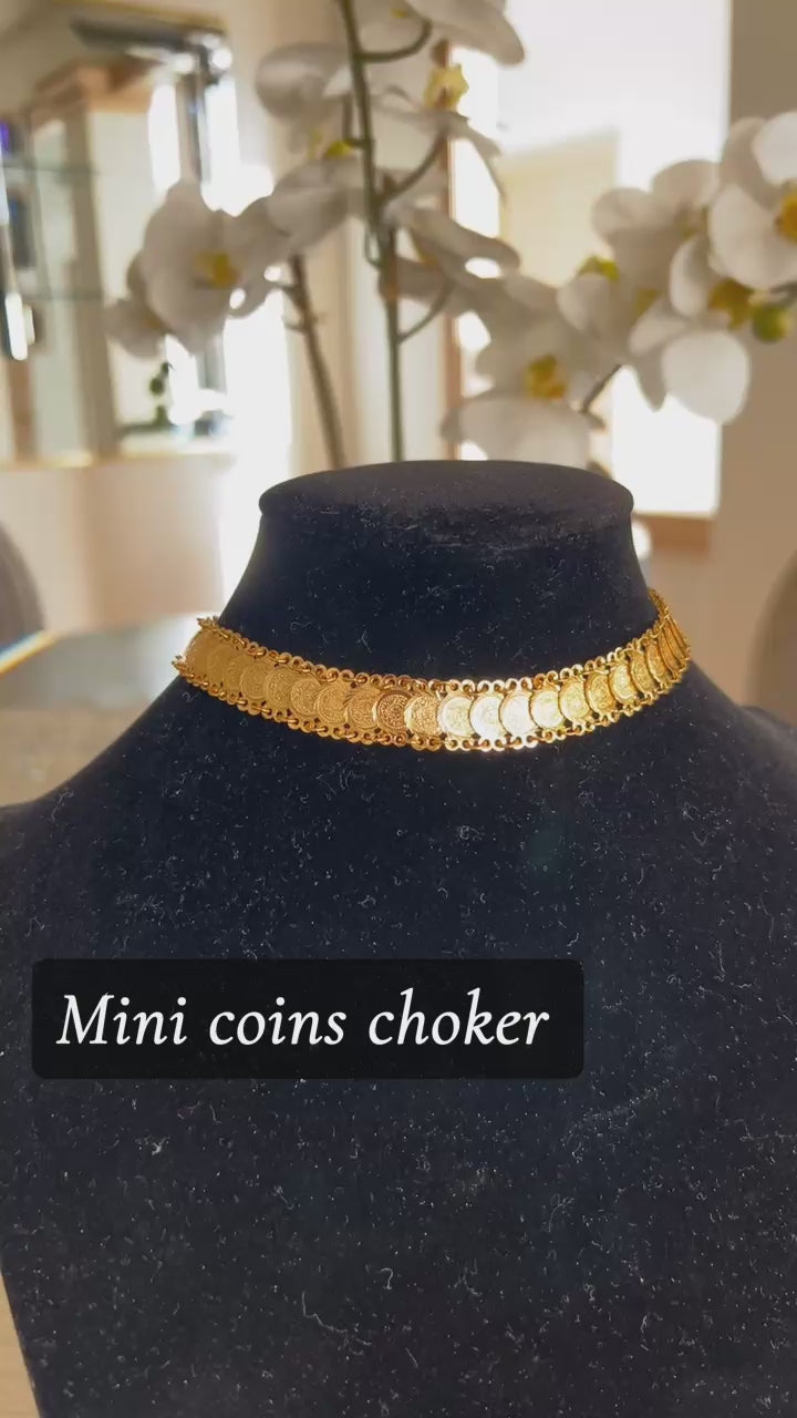 Mini stacked coins choker