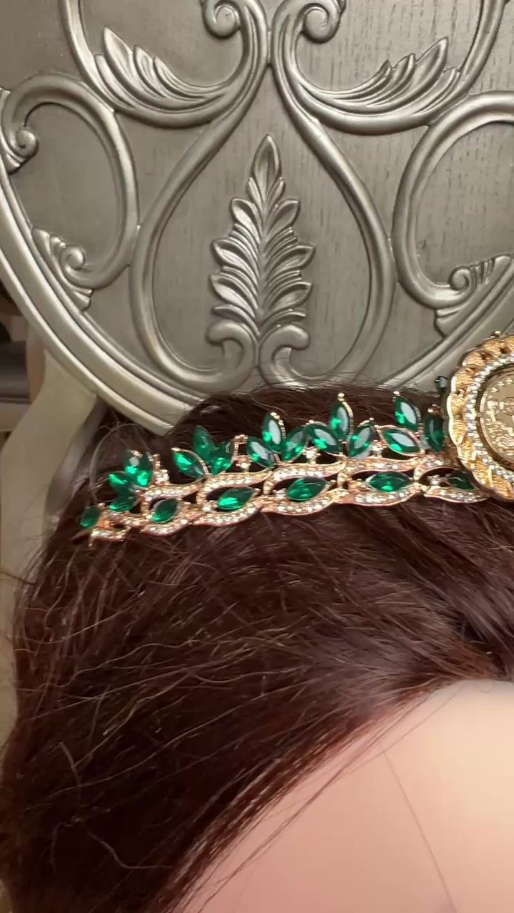 Dayr Tarif II Green and Gold crown