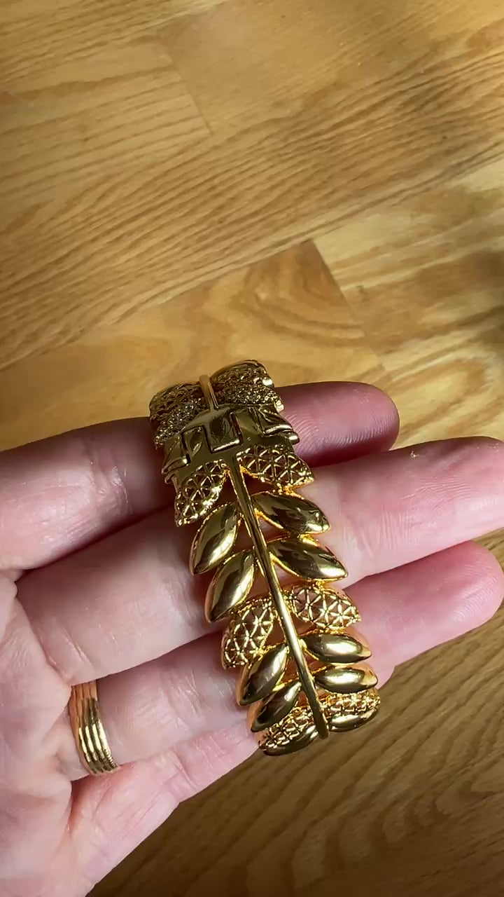 Turmussaya 21k Pleated Gold Bracelet