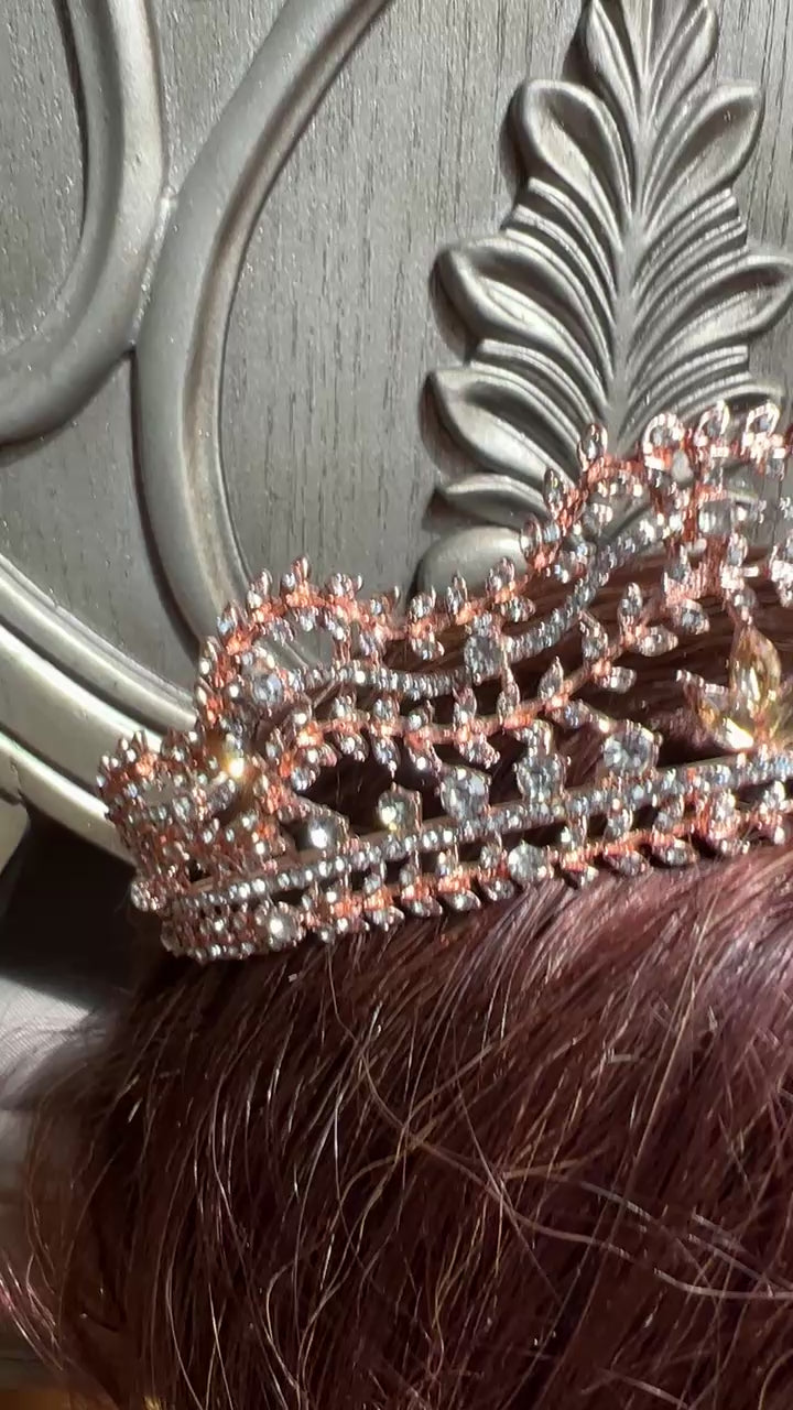 Kawfakha light orange/ Peach mini coin crown