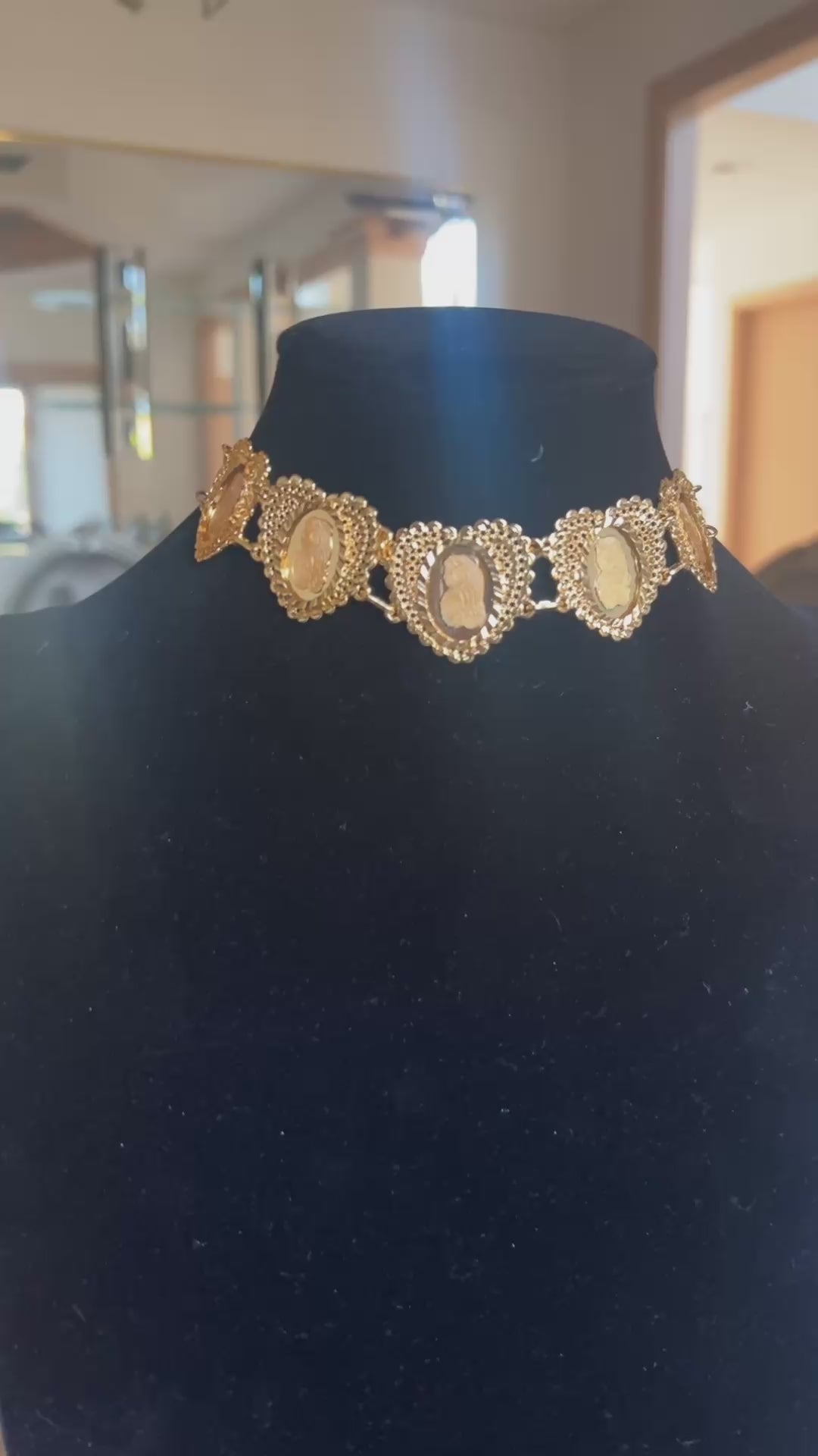 Heart 21K Pleated Gold Coker