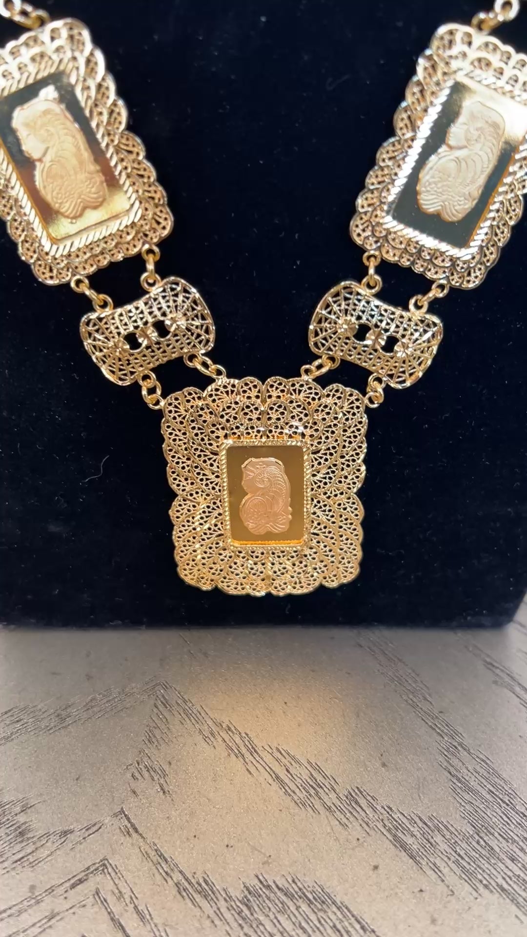 Beit Fajjar Ounces Kladas 21K Pleated Gold