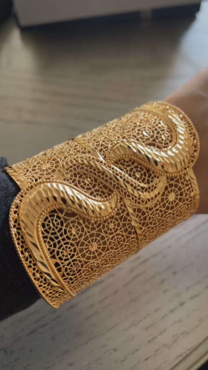 Turmussaya Pleated Gold Bracelet and ring