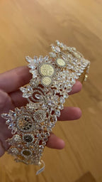 Saris Gold coins crown