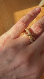 Suhmata 18K Pleated Ring