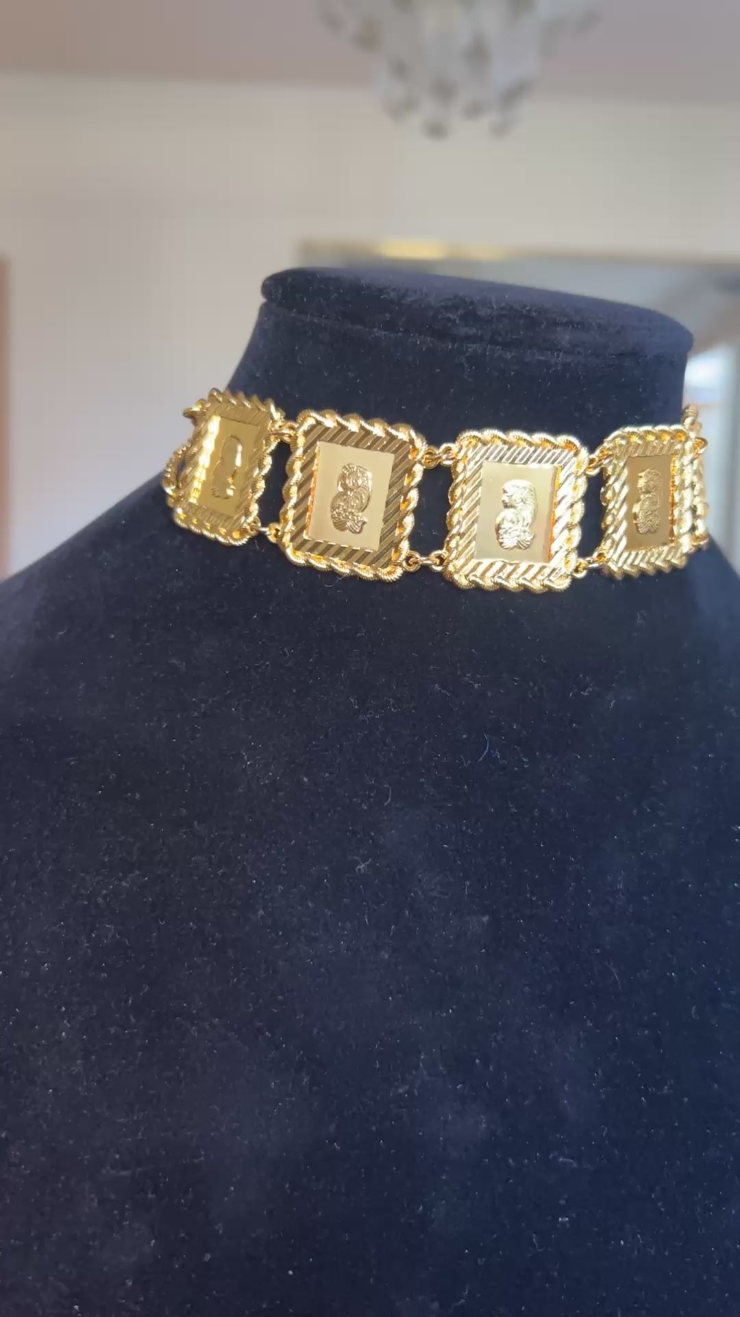 Square Ounces 21K Pleated Choker