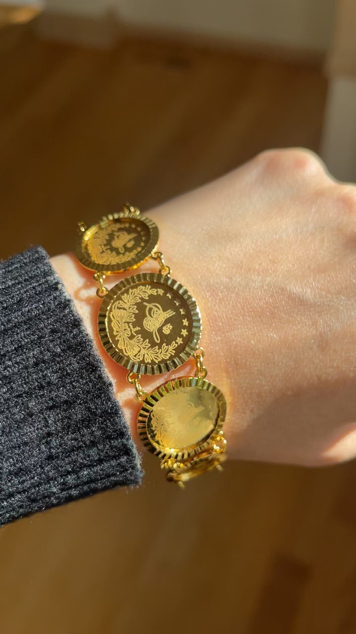 Beitunia three pcs coin set pleated gold