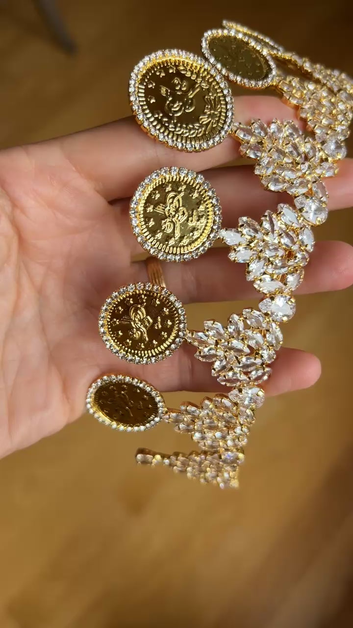 'Arura seven coins Gold and crystal crowns