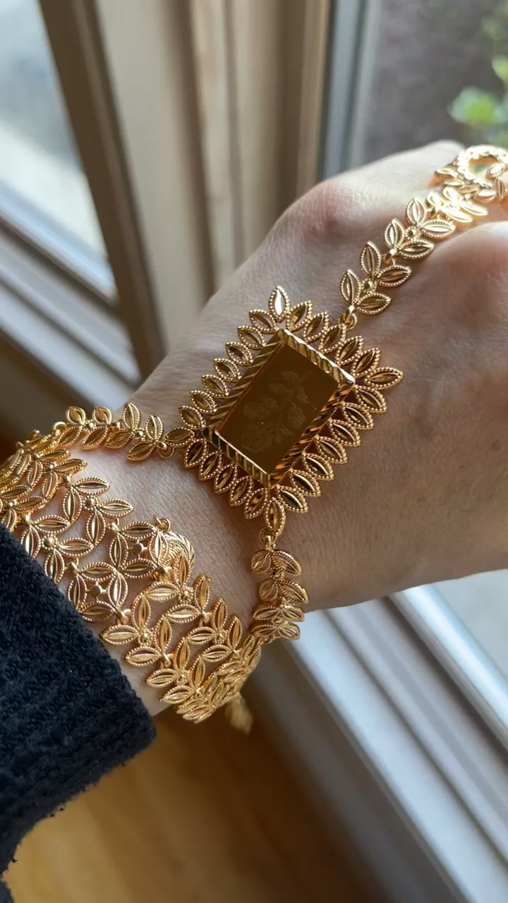 Ramla pleated gold kafa