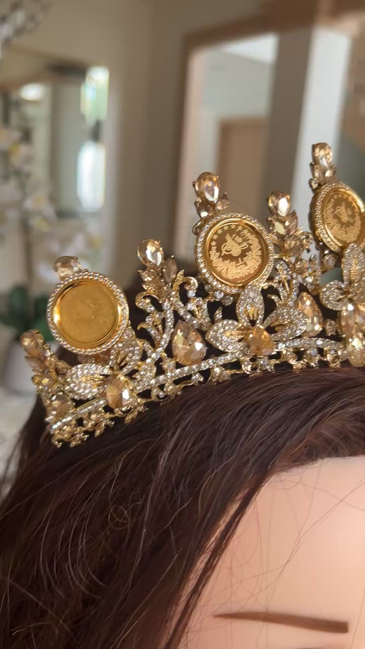 Deir Dibwan Gold and champagne crown