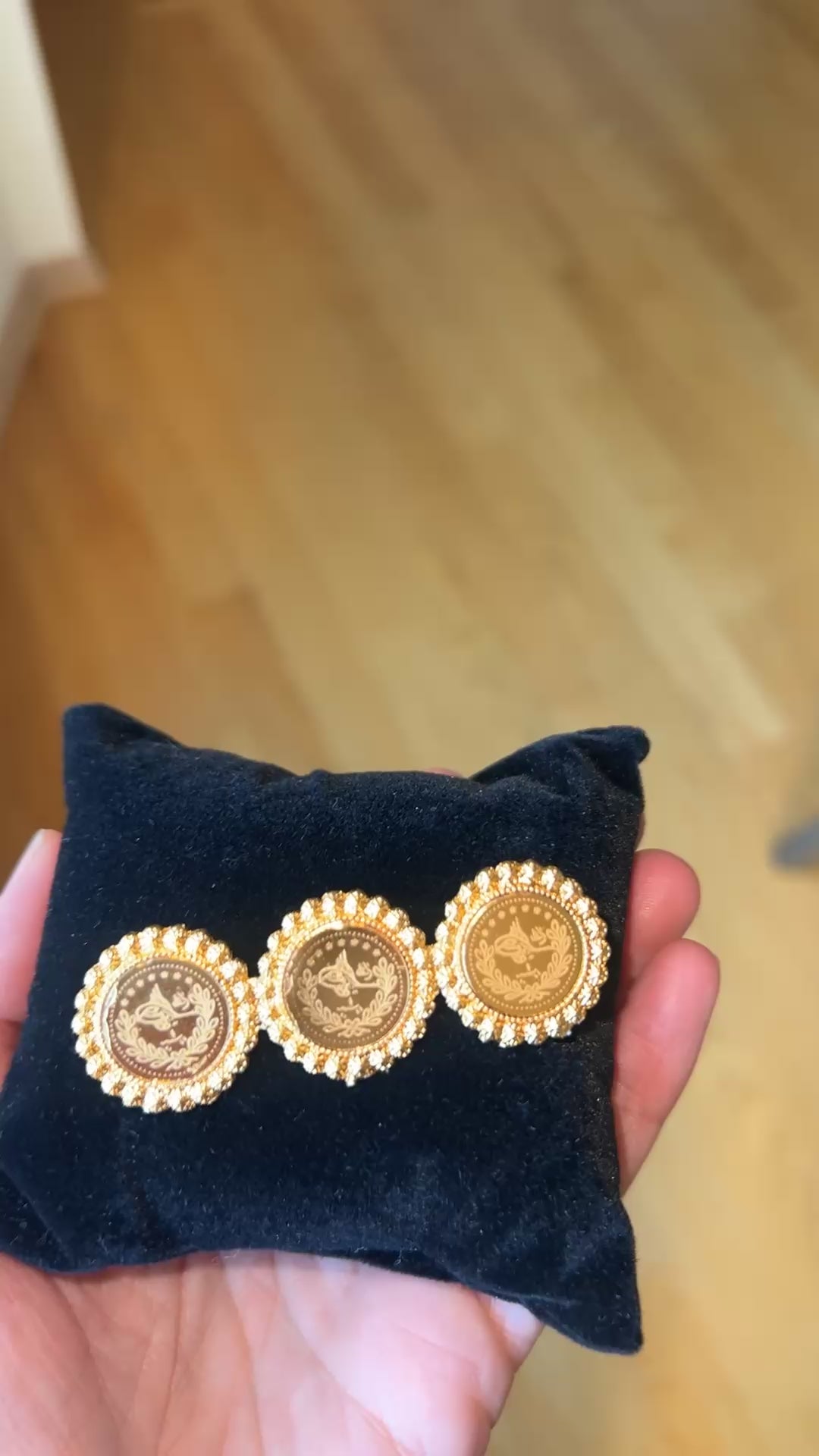 Yafa three coins Pleated Brooch