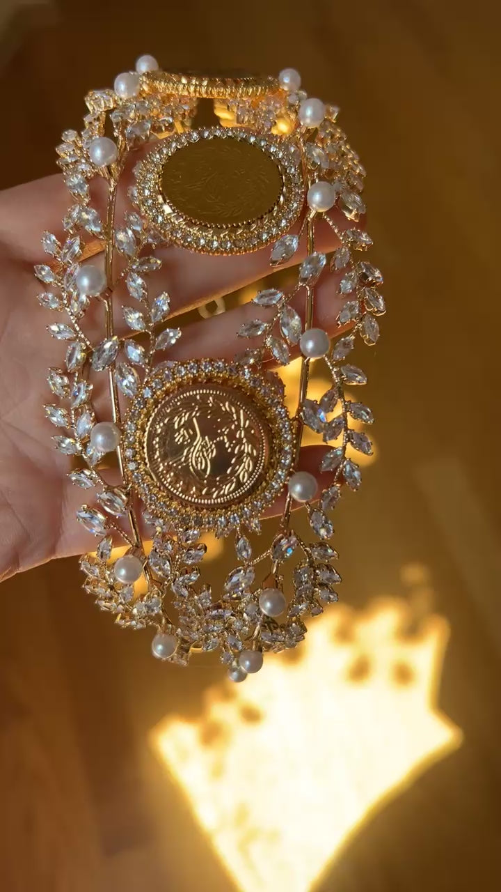 Jineen II Gold and Pearls headband