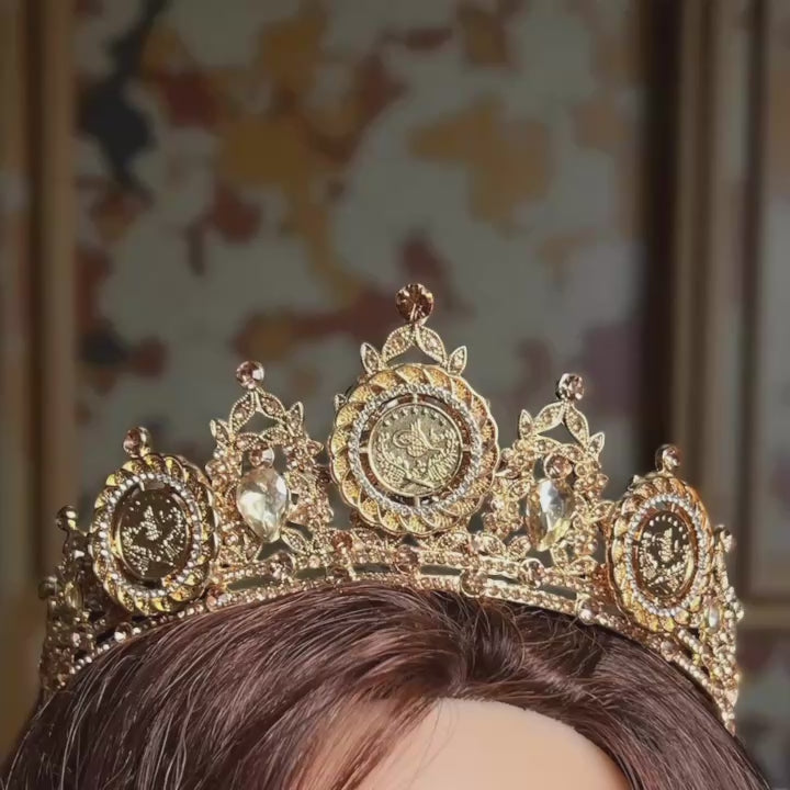 Akka Gold/ Rose Gold three coin crown