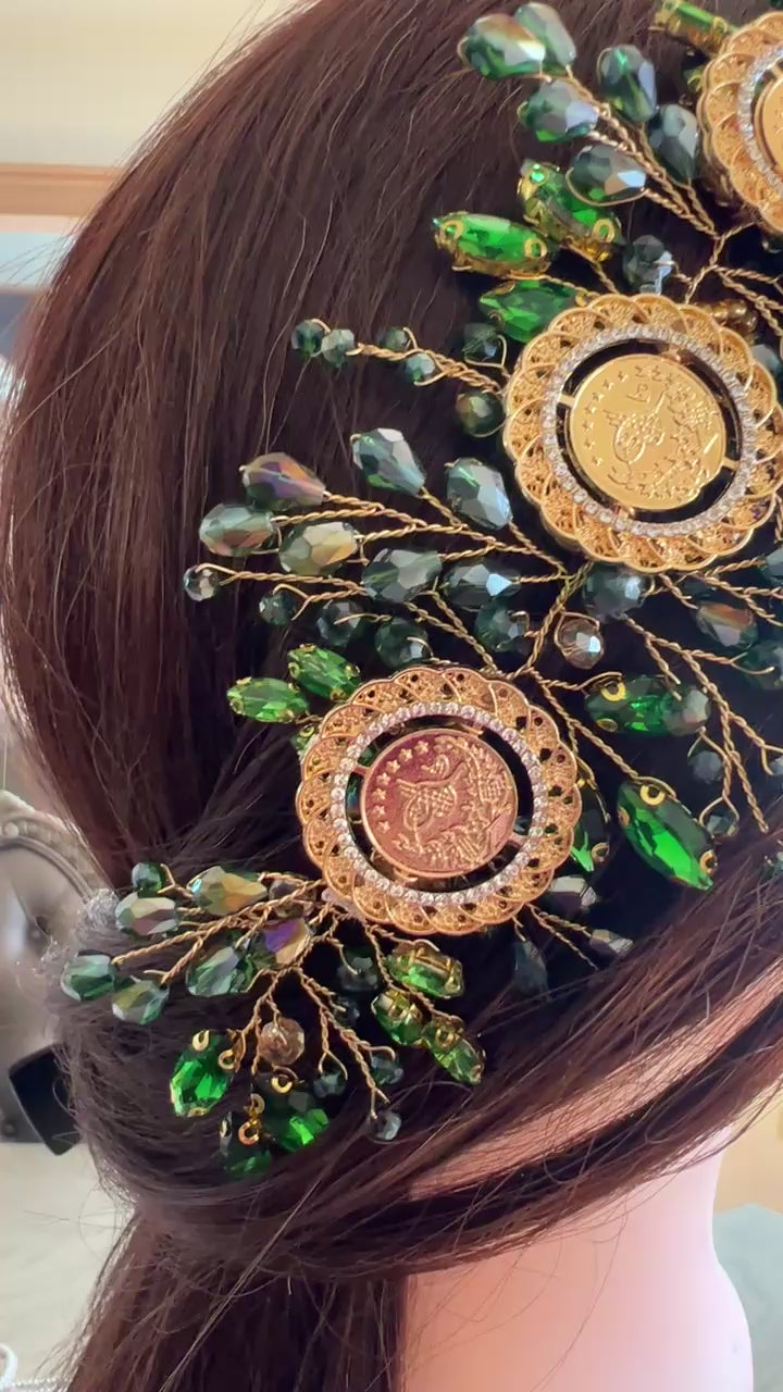 Der Al Balah II three coins green and gold headpiece
