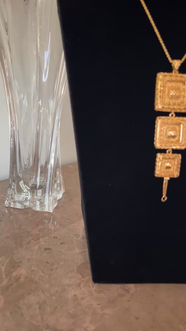 Jaramana 21K Pleated Gold necklace