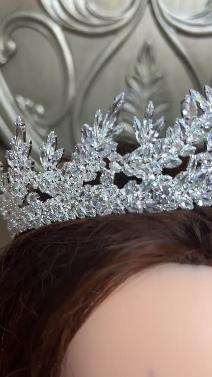 Abu al Fadal Medium Size Zircon Stone Bridal Crown